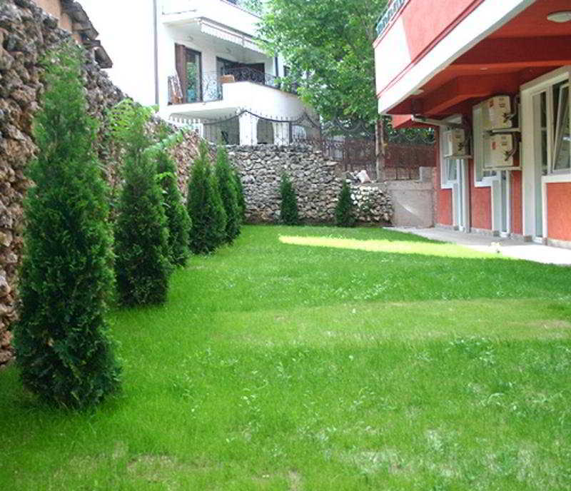 Leonardo Skopje